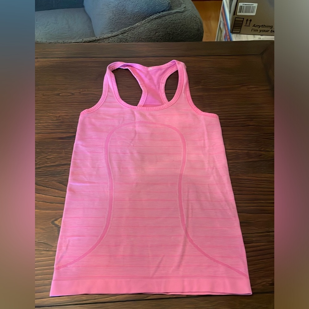 Lululemon pink tank top size 4